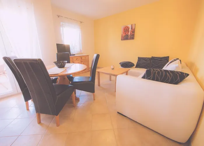 Meri 아파트 Ližnjan