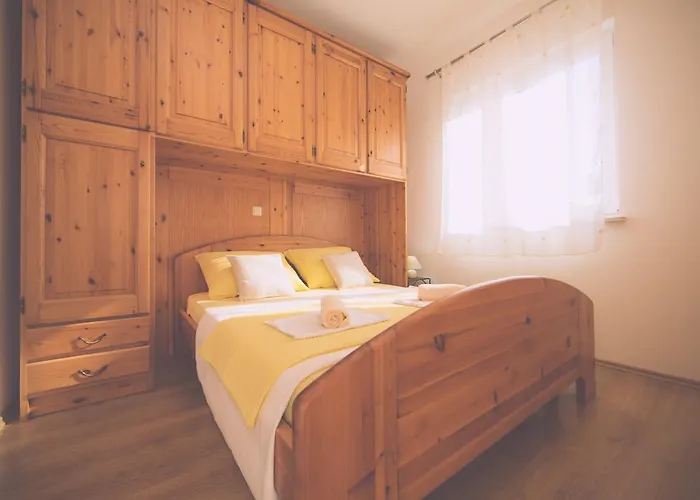 Meri 아파트 Ližnjan